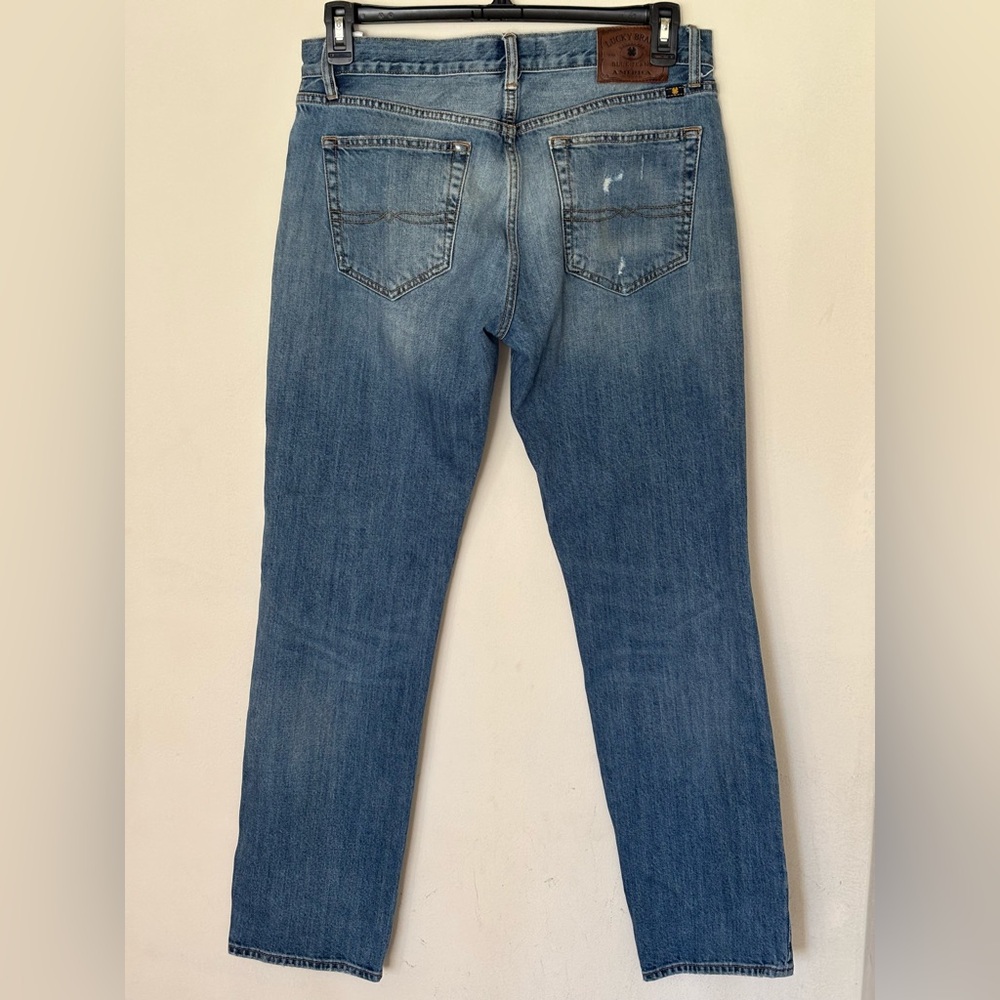 Lucky Brand Distressed Style Men’s Blue Jeans Size W33 L32 - Picture 2 of 11